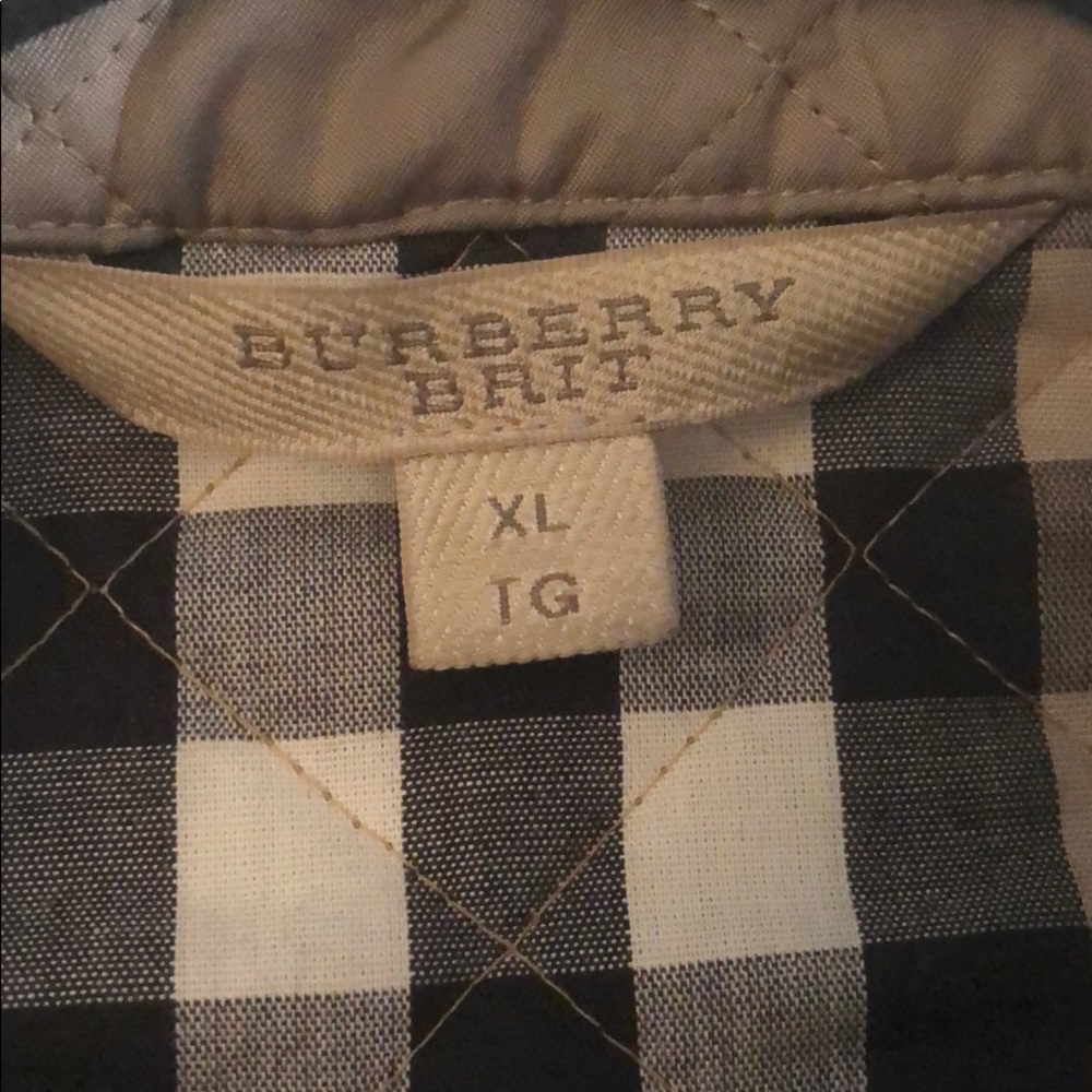 [SOLD] Burberry Quilted Jacket - Picture 4 of 5